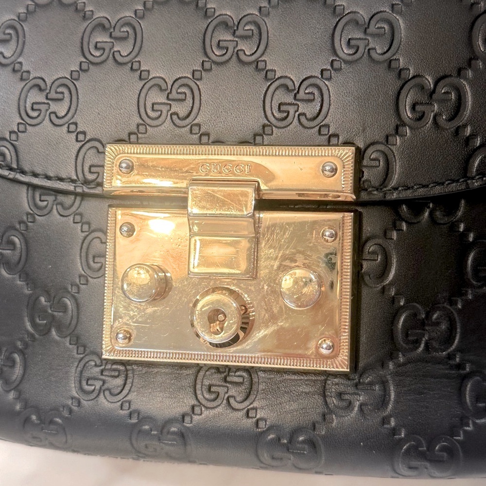 Gucci GG Signature Medium Padlock Crossbody Bag - Picture 4 of 10